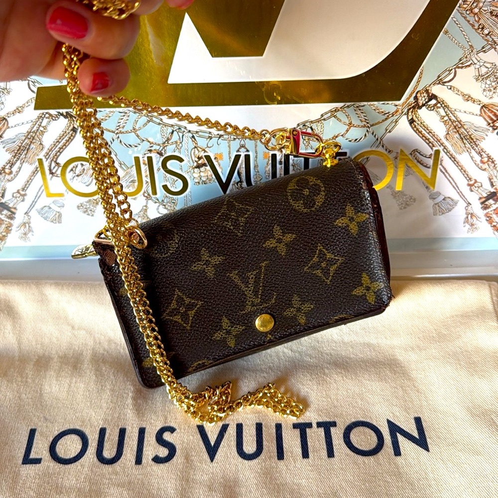 Louis Vuitton Vintage Brown Monogram Wallet in Chain - Picture 3 of 14